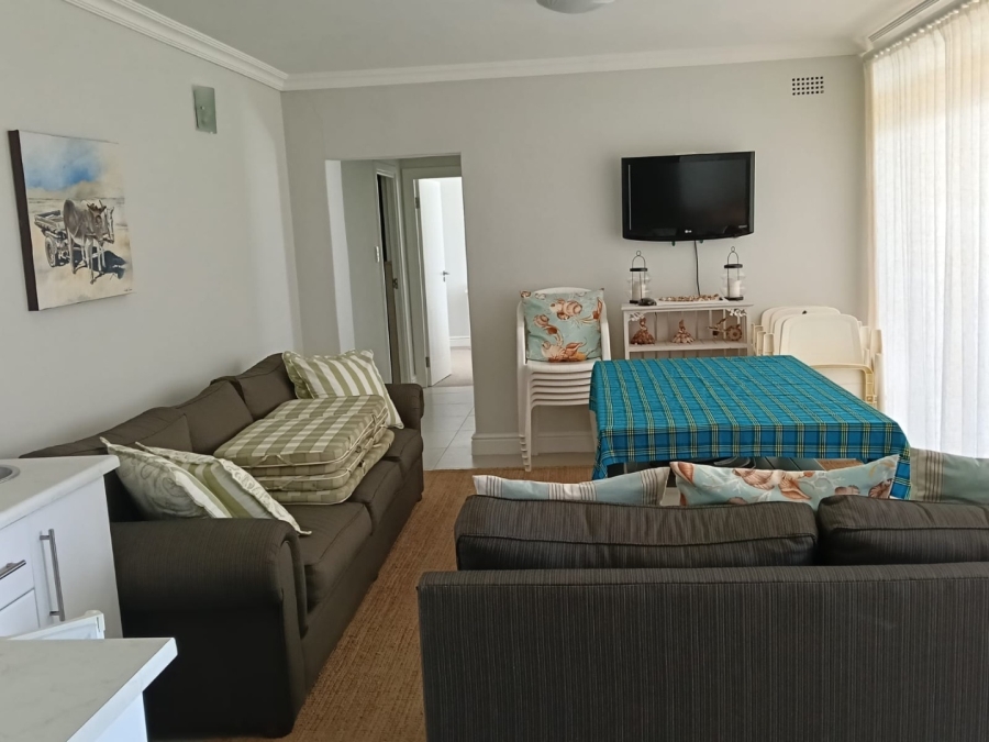 6 Bedroom Property for Sale in Wavecrest Eastern Cape